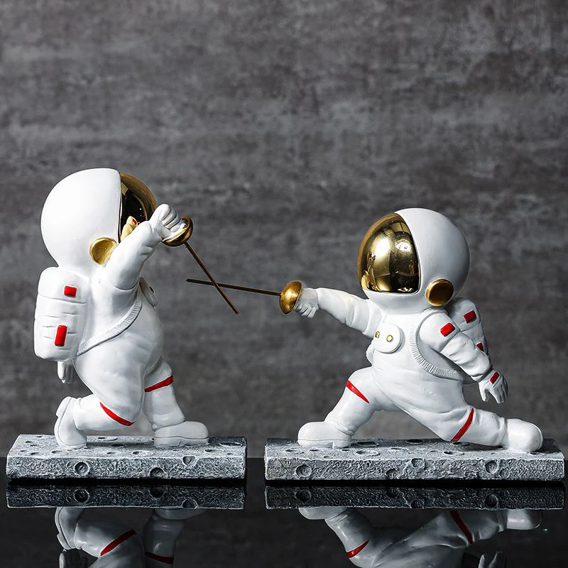 Resin Astronaut Figurine Statue Astronaut Fencing Figure Sculpture Desktop Tabletop Decor Spaceman Fencing Souvenir Present